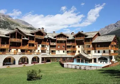 Vue générale sur la montagne ou vue sur la montagne depuis l'appartement
