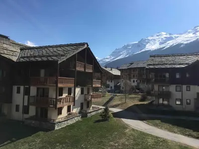 Vue générale sur la montagne ou vue sur la montagne depuis l'appartement