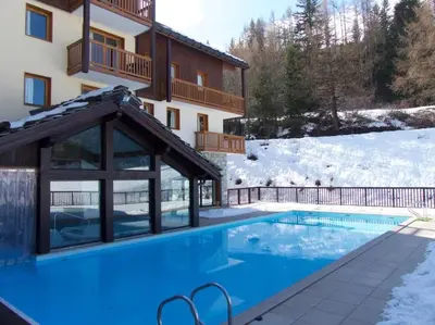 Piscine de l'établissement Résidences de luxe Les Alpages Val Cenis - 4 pers ou située à proximité
