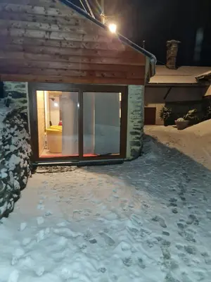 L'établissement Au petit bonheur à Val-Cenis en hiver