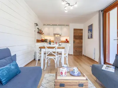 Coin salon dans l'établissement Apartment Savoy - Lavachet by Interhome