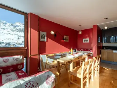 Coin salon dans l'établissement Apartment Les Roches Rouges - Lavachet by Interhome