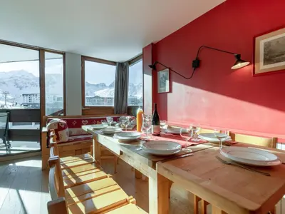 Coin salon dans l'établissement Apartment Les Roches Rouges - Lavachet by Interhome