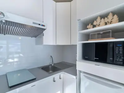 Cuisine ou kitchenette dans l'établissement Studio Les Pistes - Lavachet-4 by Interhome
