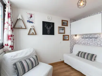 Un ou plusieurs lits dans un hébergement de l'établissement Studio Palafour - Le Lac-6 by Interhome
