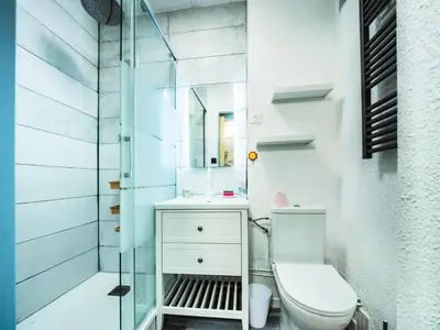 Salle de bains dans l'établissement Résidence Bec Rouge - Studio lumineux·Skis aux pieds·Balcon MAE-6794