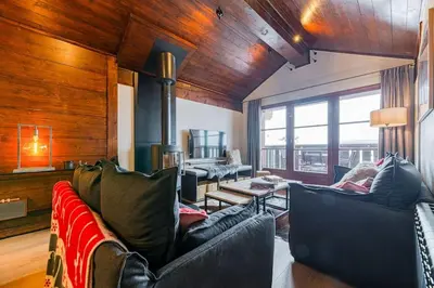 Coin salon dans l'établissement Penthouse-Chalet in Arc 1950 SKI IN-SKI OUT