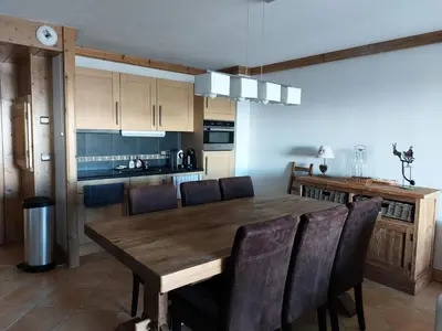 Cuisine ou kitchenette dans l'établissement Résidence L'iseran - Charmant appartement de 4 pièces dans une résidence proche des pistes dans le quartier du Chantel. MAE-3184