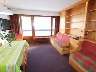 Un ou plusieurs lits dans un hébergement de l'établissement Appartement lumineux au pied des pistes avec balcon et WIFI - FR-1-502-394