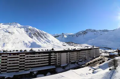 Vue générale sur la montagne ou vue sur la montagne depuis l'appartement