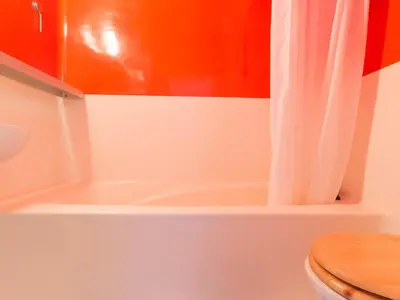 Salle de bains dans l'établissement Studio confortable au pied des pistes avec balcon - FR-1-346-546