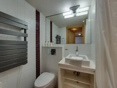 Salle de bains dans l'établissement L'Aigle du Laisinant duplex de 90m2 à Val d'Isere
