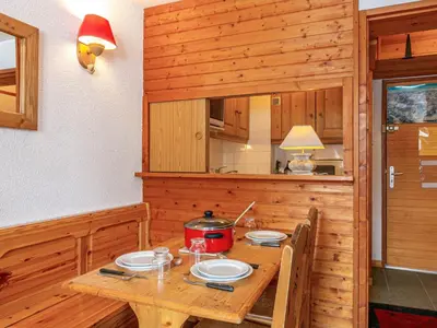 Cuisine ou kitchenette dans l'établissement Studio soigné avec WIFI, proche centre et pistes - FR-1-694-72