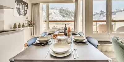 Vue générale sur la montagne ou vue sur la montagne depuis l'appartement