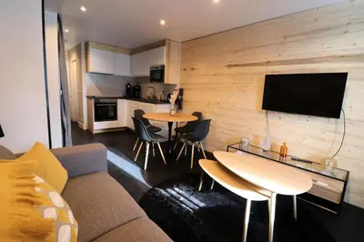 Télévision ou salle de divertissement dans l'établissement Résidence Grand Tichot A - Appartement au centre de Tignes Le Val Claret Haut MAE-7834