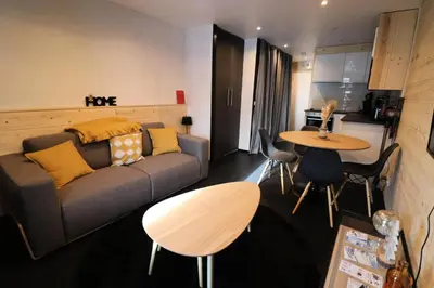 Cuisine ou kitchenette dans l'établissement Résidence Grand Tichot A - Appartement au centre de Tignes Le Val Claret Haut MAE-7834