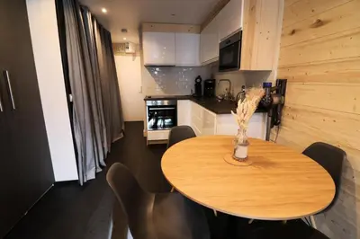 Cuisine ou kitchenette dans l'établissement Résidence Grand Tichot A - Appartement au centre de Tignes Le Val Claret Haut MAE-7834