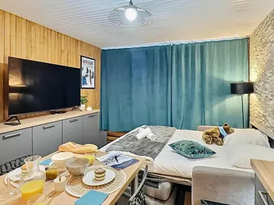 Télévision ou salle de divertissement dans l'établissement Tignes - Appartement 4 pers, balcon sud, TV Orange, wifi - FR-1-411-874