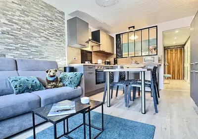 Coin salon dans l'établissement Résidence Les Hauts Lieux - Joli studio cabine 4 personnes à Tignes au pied des commerces et proche des pistes,avec vue imprenable sur le lac et le glacier MAE-2634
