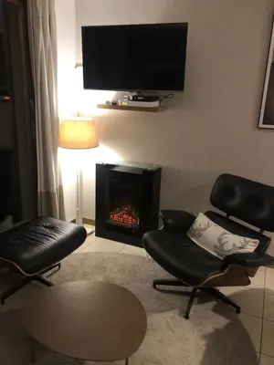 Télévision ou salle de divertissement dans l'établissement Appartement cosy Peisey Les Arcs 6-8 pers - piscine sauna - en face des pistes