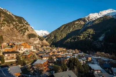Vue générale sur la montagne ou vue sur la montagne depuis l'appartement
