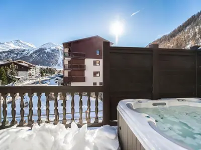 Vue générale sur la montagne ou vue sur la montagne depuis l'appartement
