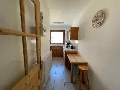 Cuisine ou kitchenette dans l'établissement Appartement rénové à Tignes Le Lac, 5 pers, proche pistes et commerces - FR-1-502-459