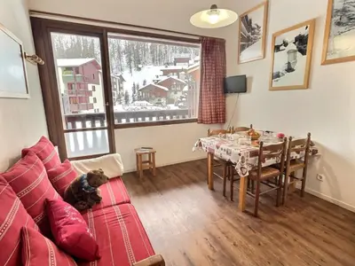 Coin salon dans l'établissement Studio cabine mezzanine à Val d'Isère, 5 pers, animaux admis - FR-1-411-61