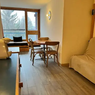 Studio rénové ski aux pieds avec balcon - FR-1-346-550