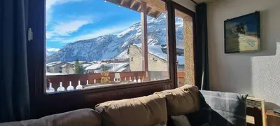 Vue générale sur la montagne ou vue sur la montagne depuis l'appartement