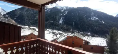 Vue générale sur la montagne ou vue sur la montagne depuis l'appartement