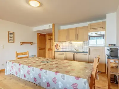 Cuisine ou kitchenette dans l'établissement Appart 4P au pied des pistes avec WIFI et parking - FR-1-352-81