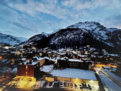Vue générale sur la montagne ou vue sur la montagne depuis l'appartement