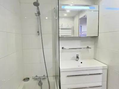 Salle de bains dans l'établissement Studio ensoleillé pour 4 personnes à Val d'Isère, animaux admis - FR-1-411-882