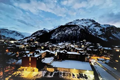 Vue générale sur la montagne ou vue sur la montagne depuis l'appartement