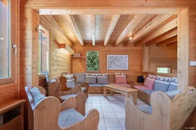 Coin salon dans l'établissement Chalet la Grande Motte
