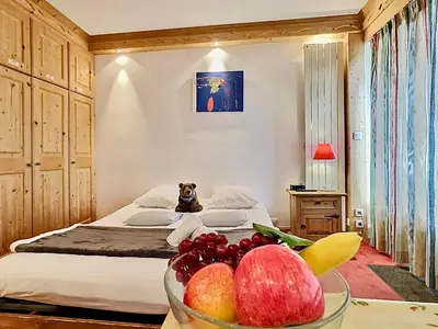Un ou plusieurs lits dans un hébergement de l'établissement Tignes: Appartement 30m², 4 pers, Balcon au pied des pistes - FR-1-411-482