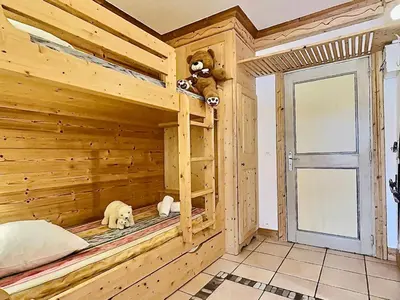 Un ou plusieurs lits dans un hébergement de l'établissement Tignes: Appartement 30m², 4 pers, Balcon au pied des pistes - FR-1-411-482