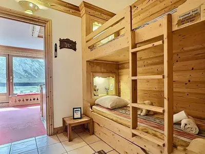 Un ou plusieurs lits dans un hébergement de l'établissement Tignes: Appartement 30m², 4 pers, Balcon au pied des pistes - FR-1-411-482