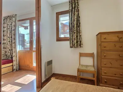Coin salon dans l'établissement Appartement ski aux pieds Val d'Isère, pour 4, balcon, animaux acceptés - FR-1-411-153