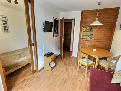 Télévision ou salle de divertissement dans l'établissement Appartement ski aux pieds Val d'Isère, pour 4, balcon, animaux acceptés - FR-1-411-153