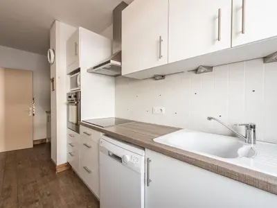 Cuisine ou kitchenette dans l'établissement Appartement spacieux rénové Tignes, skis aux pieds, balcon, animaux OK - FR-1-502-475