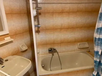Salle de bains dans l'établissement Le p'tit coin montagne