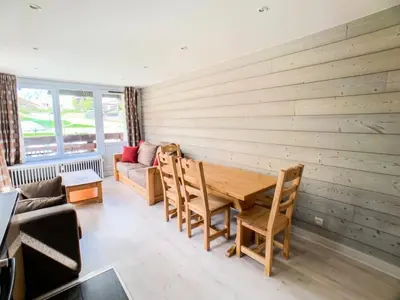 Coin salon dans l'établissement Résidence Tour Du Lac - Appartement rénové·Proche des pistes ·Balcon MAE-1364