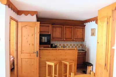 Cuisine ou kitchenette dans l'établissement Appartments in Tignes Ecrin des Neiges