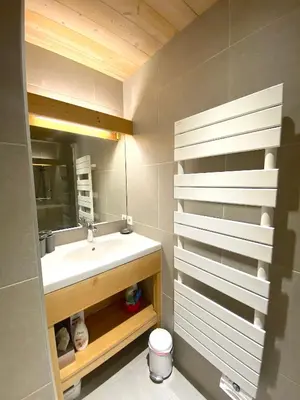 Salle de bains dans l'établissement Chalet Kiriolé