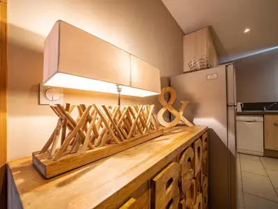 Cuisine ou kitchenette dans l'établissement Appartement Tignes 6 pers, skis aux pieds, balcon, animaux acceptés - FR-1-502-479