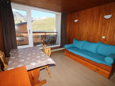 Coin salon dans l'établissement Studio cabine lumineux au cœur de Tignes, balcon, animaux acceptés - FR-1-502-483