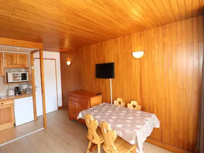 Cuisine ou kitchenette dans l'établissement Studio cabine lumineux au cœur de Tignes, balcon, animaux acceptés - FR-1-502-483