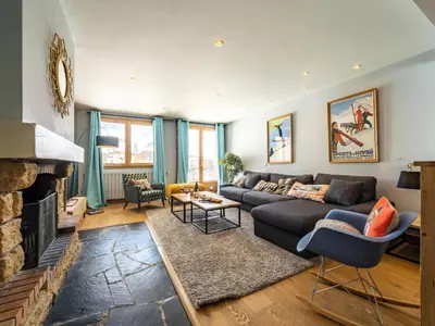 Coin salon dans l'établissement Chalet Millonex - Duplex rénové·skis aux pieds·WIFI·Cheminée MAE-4964